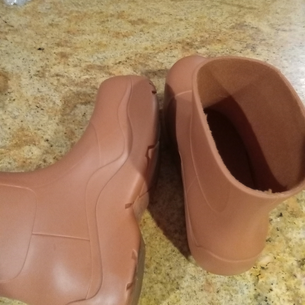 Boots - Picture 4 of 7